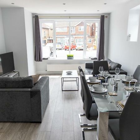 London Northwick Park Serviced Apartments By Riis Property Хароу Екстериор снимка