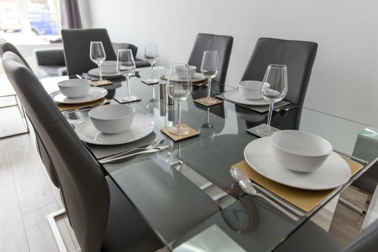 London Northwick Park Serviced Apartments By Riis Property Хароу Екстериор снимка
