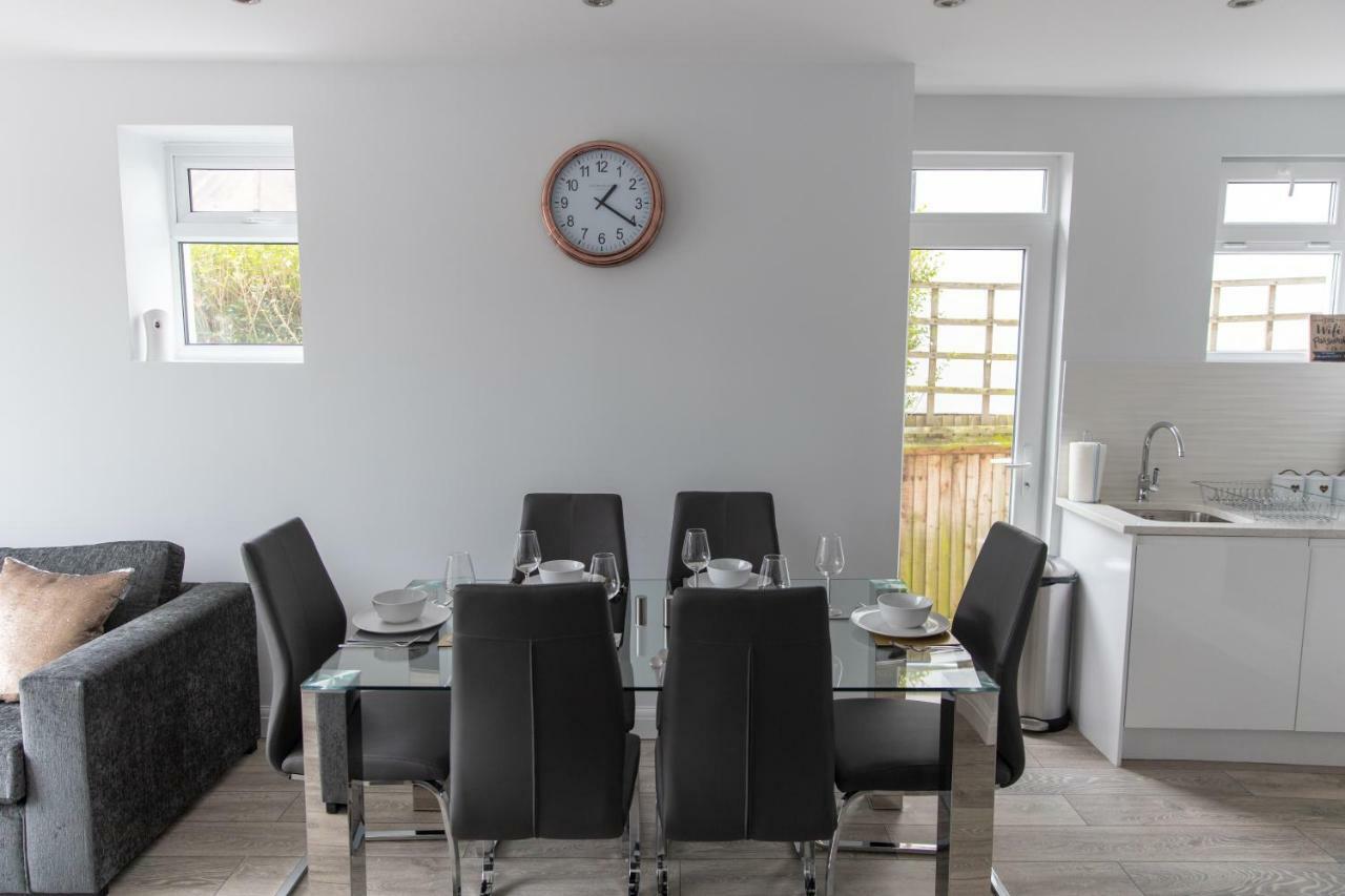 London Northwick Park Serviced Apartments By Riis Property Хароу Екстериор снимка