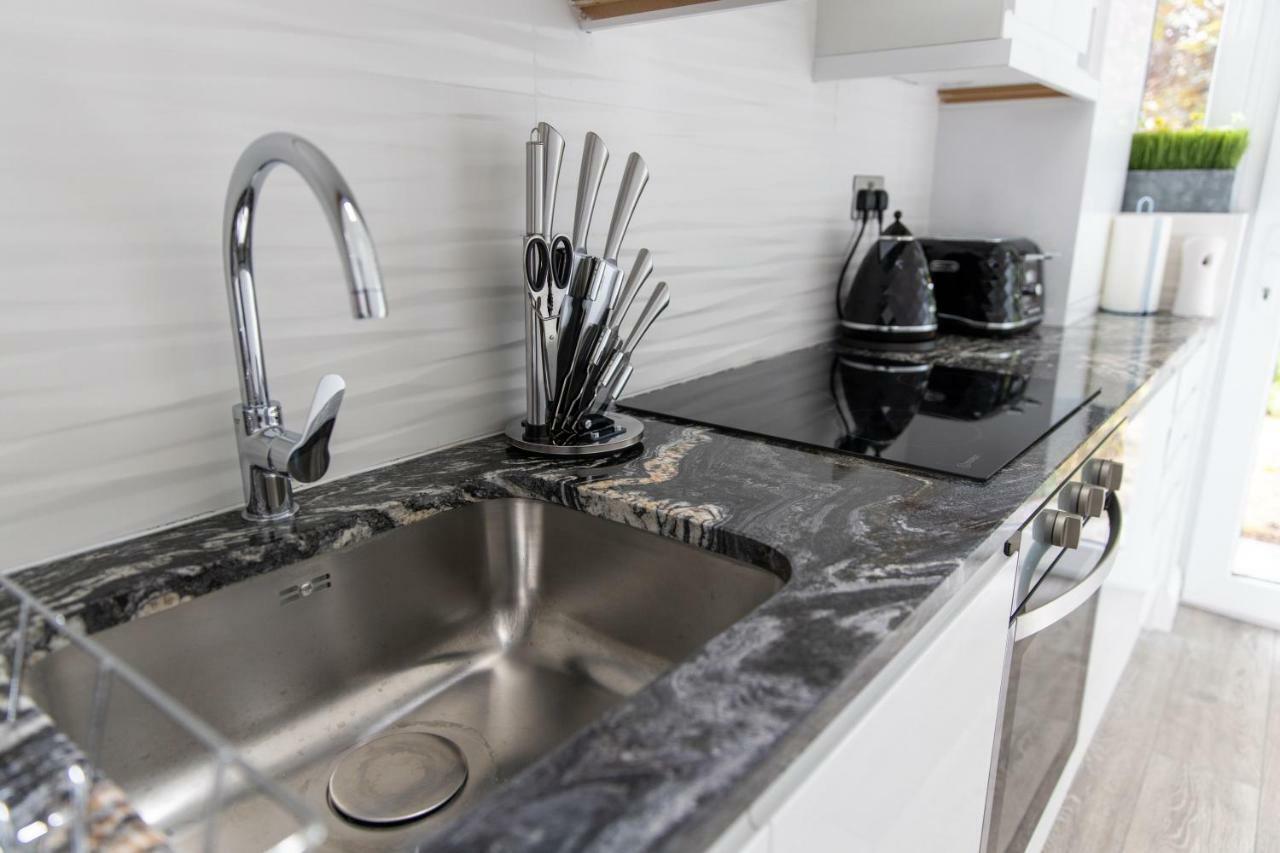 London Northwick Park Serviced Apartments By Riis Property Хароу Екстериор снимка