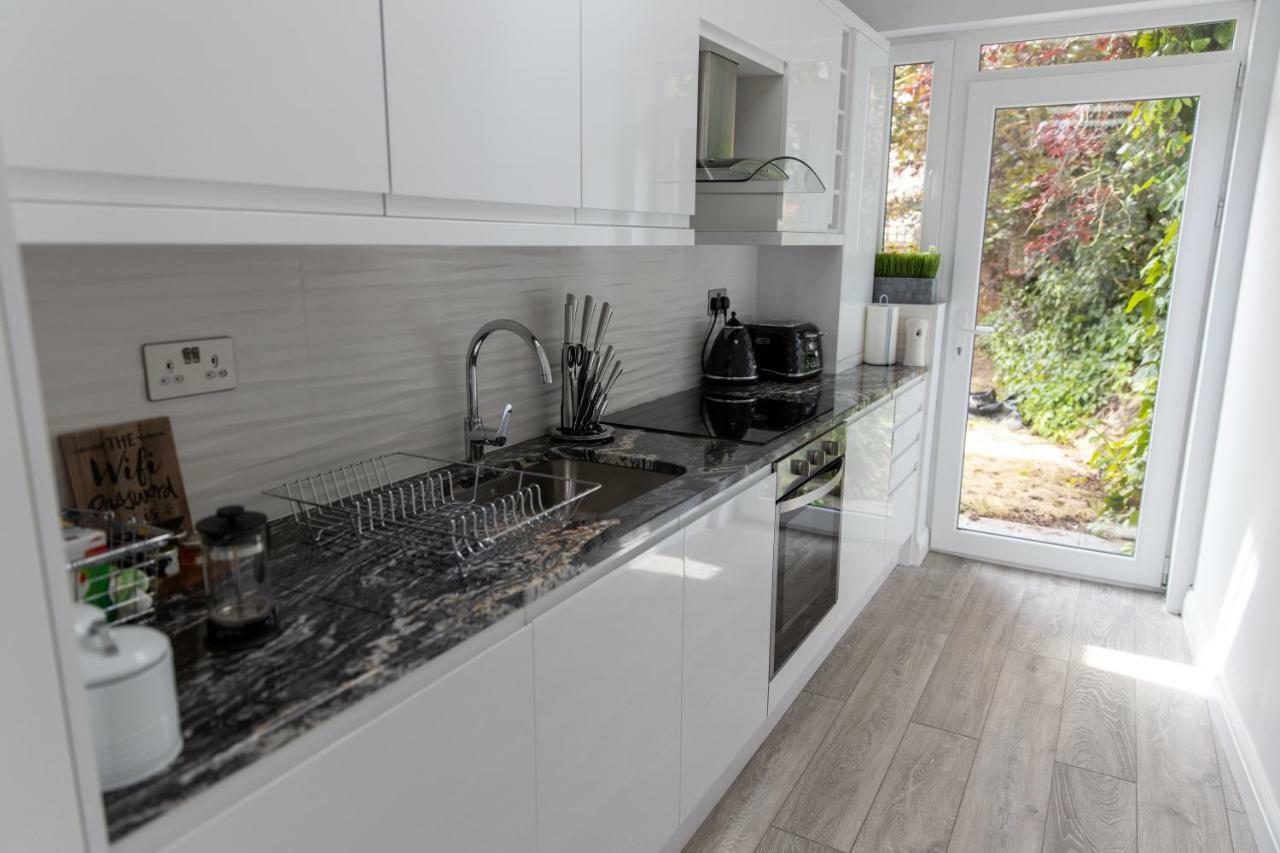 London Northwick Park Serviced Apartments By Riis Property Хароу Екстериор снимка