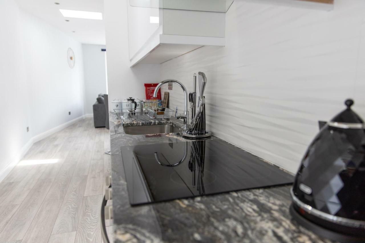 London Northwick Park Serviced Apartments By Riis Property Хароу Екстериор снимка